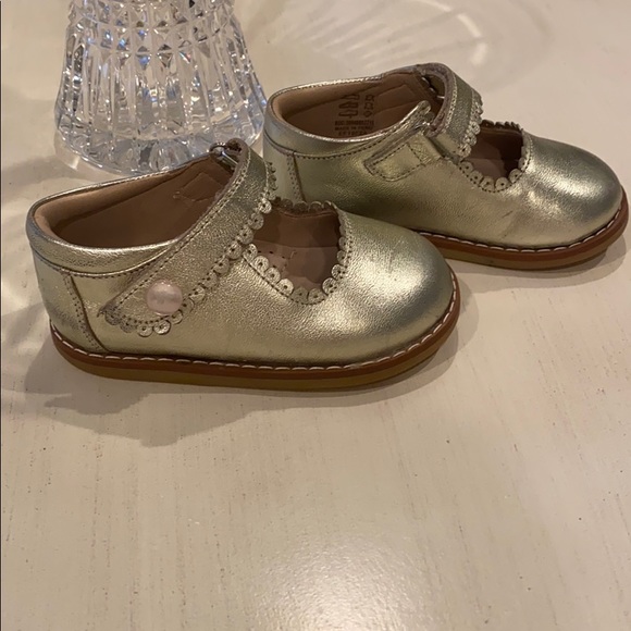 Elephantito Size 19 or US6 Gold Mary Janes - Picture 2 of 5